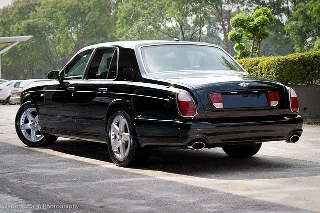2005 Bentley Arnage rear view