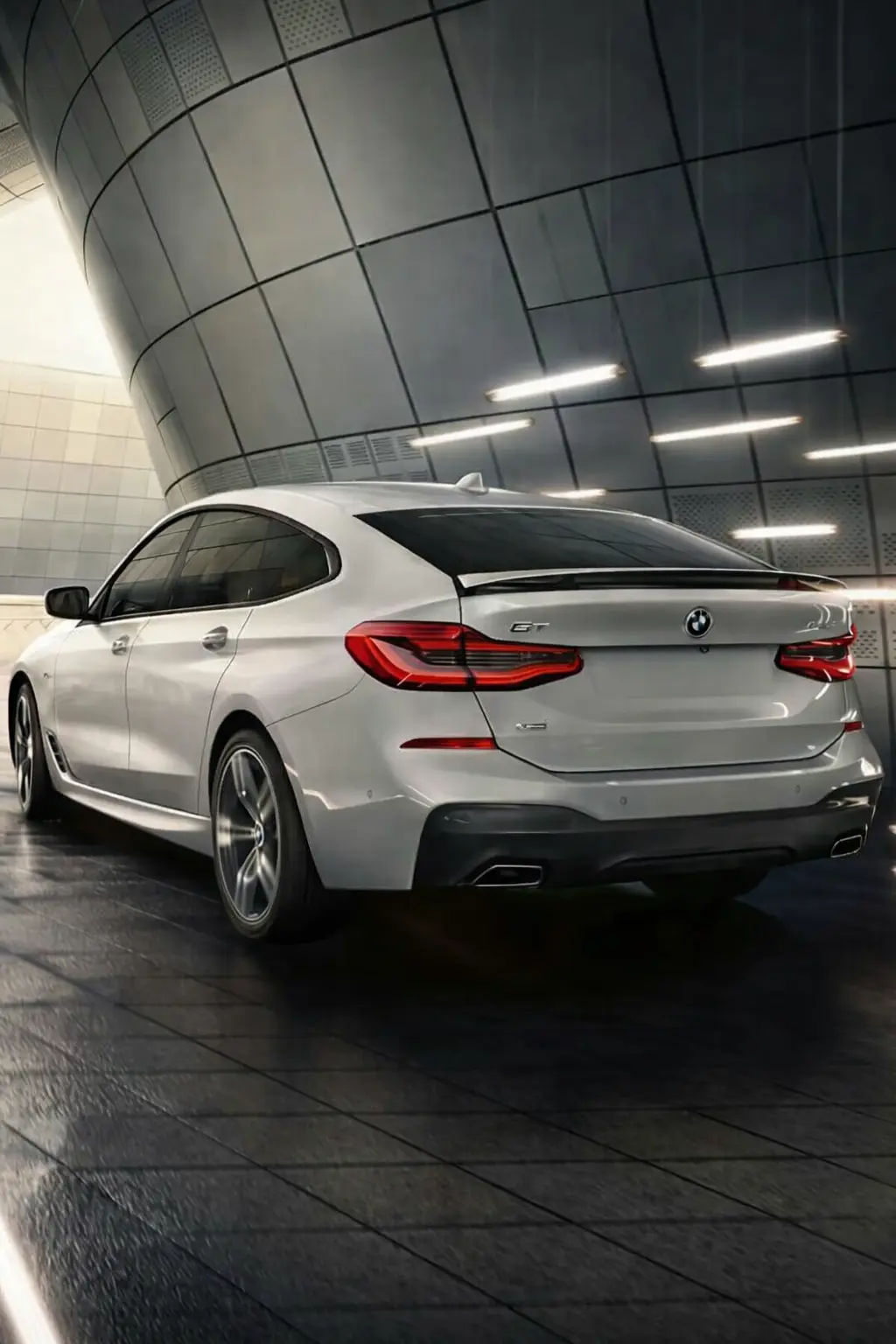 2021 BMW 620 rear view