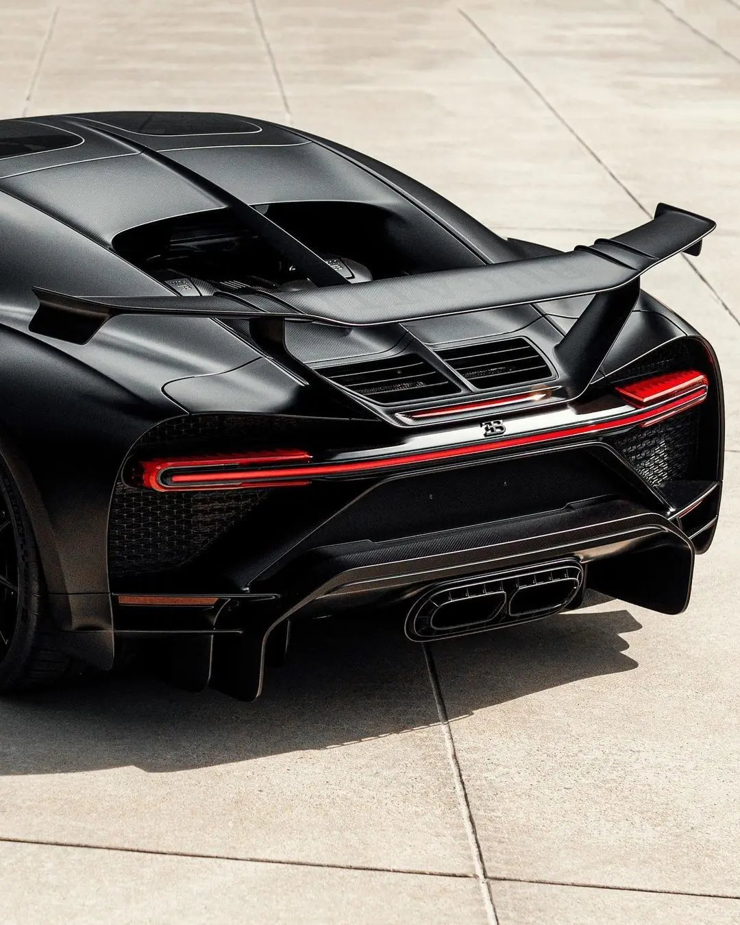 2022 Bugatti Chiron rear view