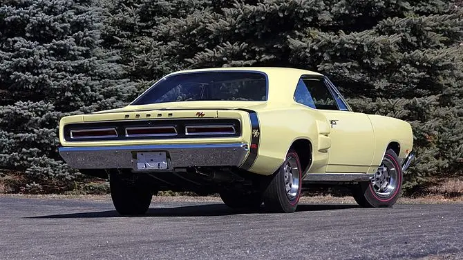 1968 Dodge Coronet rear view