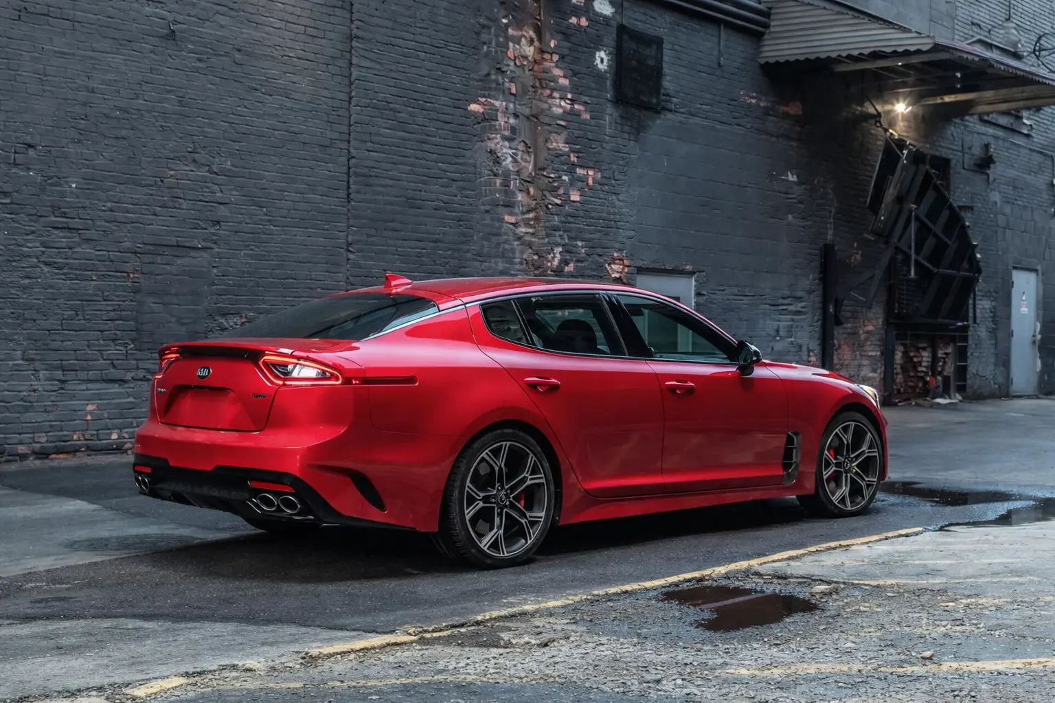 2019 Kia Stinger rear view
