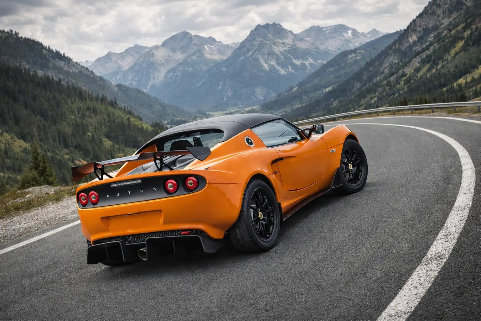 2018 Lotus Elise rear view