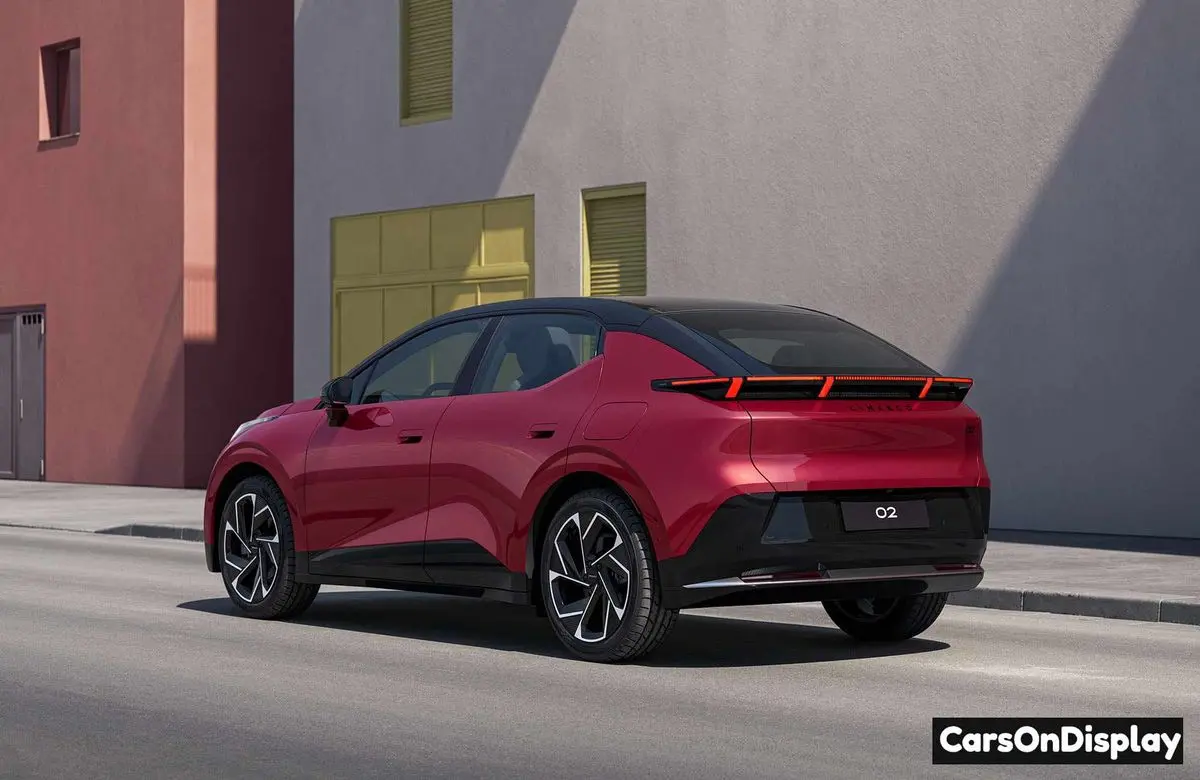 2025 Lynk & Co 02 rear view