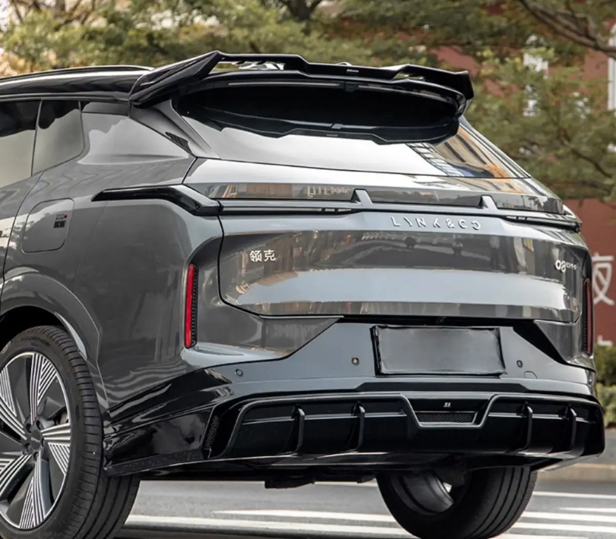 2025 Lynk & Co 08 rear view