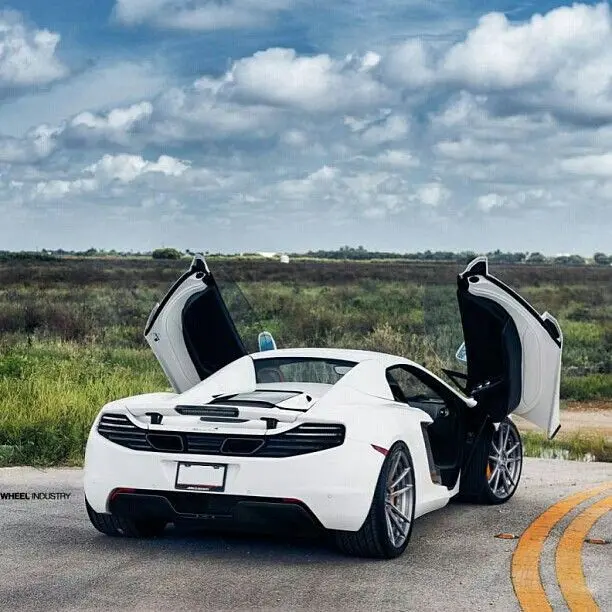 2013 McLaren MP4-12C rear view