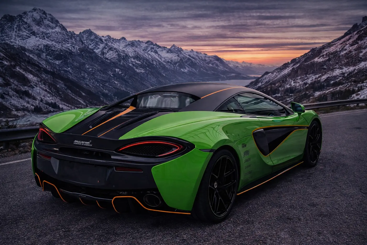 2018 McLaren 540C rear view