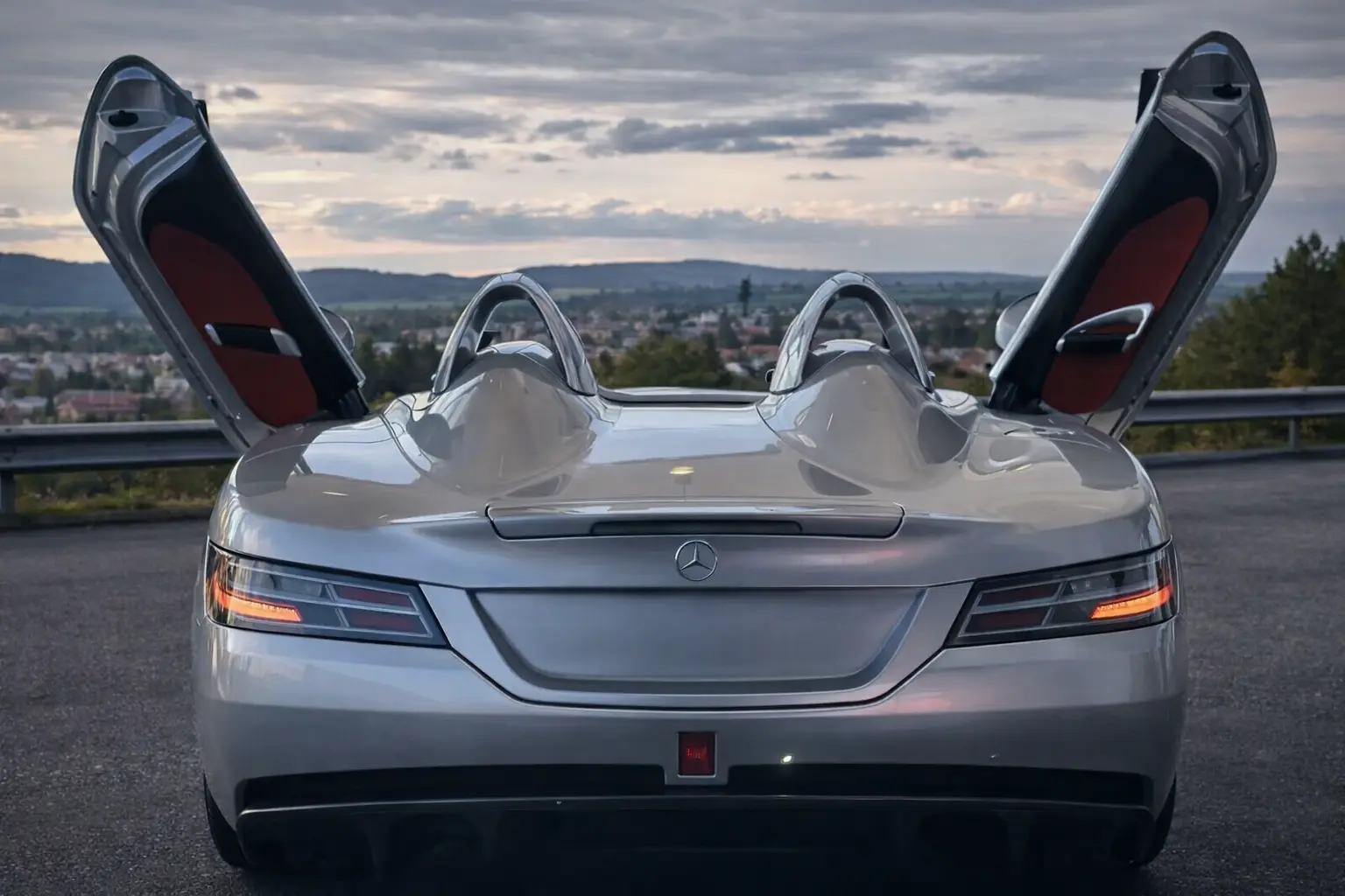 2011 Mercedes-Benz SLR rear view