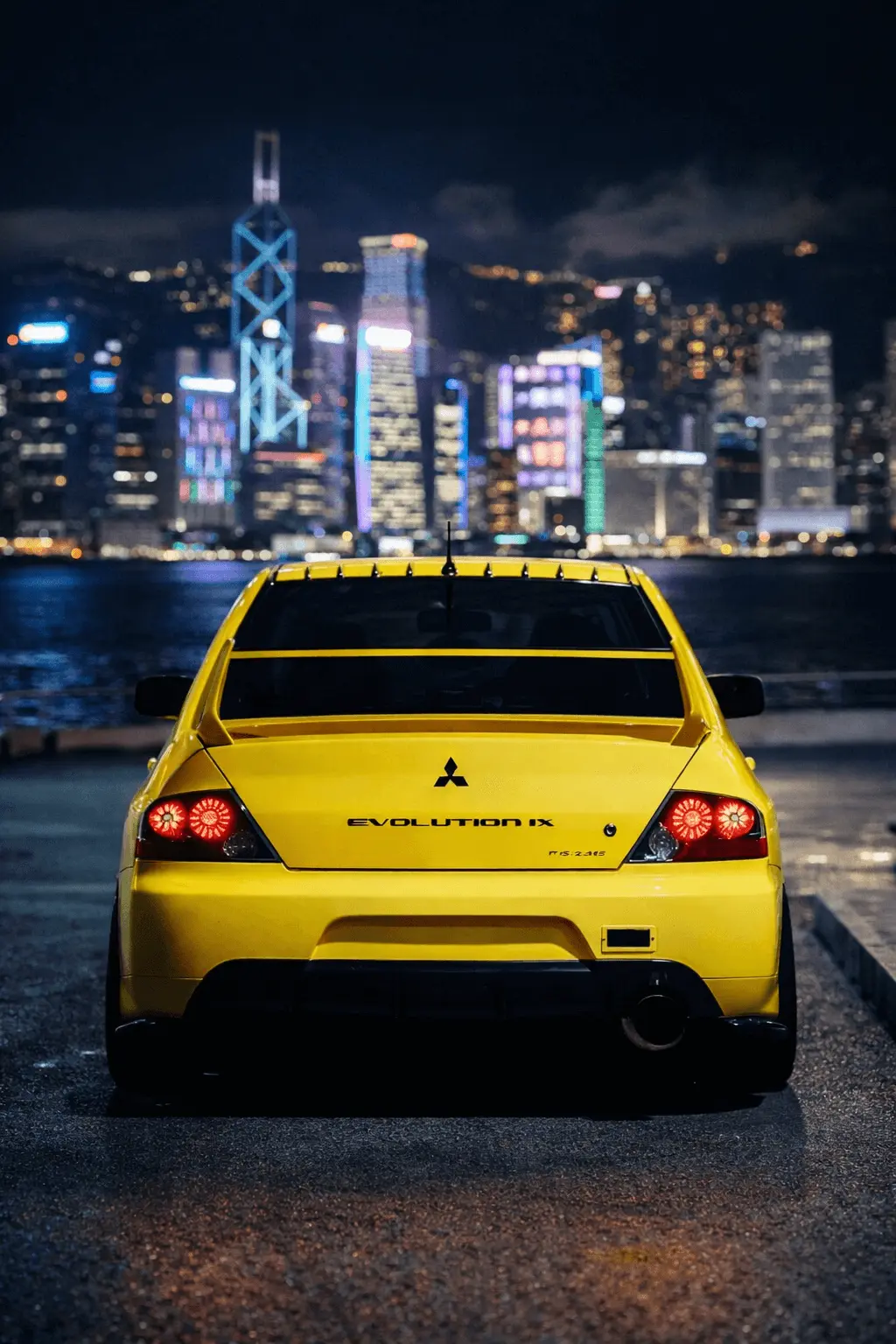 2006 Mitsubishi Lancer Evo rear view