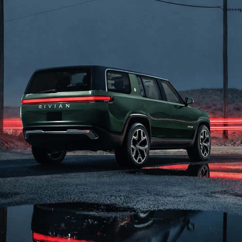 2024 Rivian R1S rear view