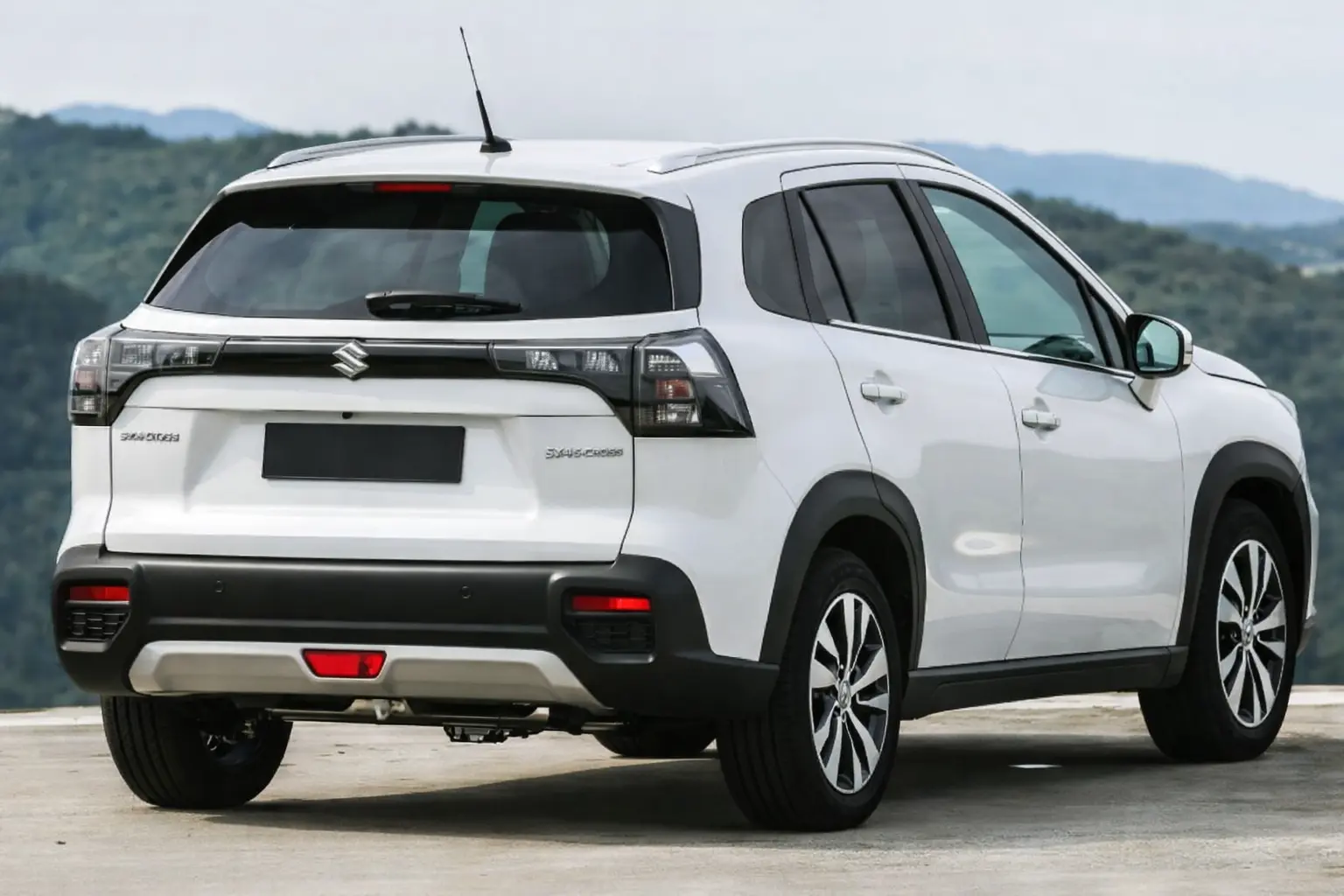 2022 Suzuki SX4 S-Cross rear view