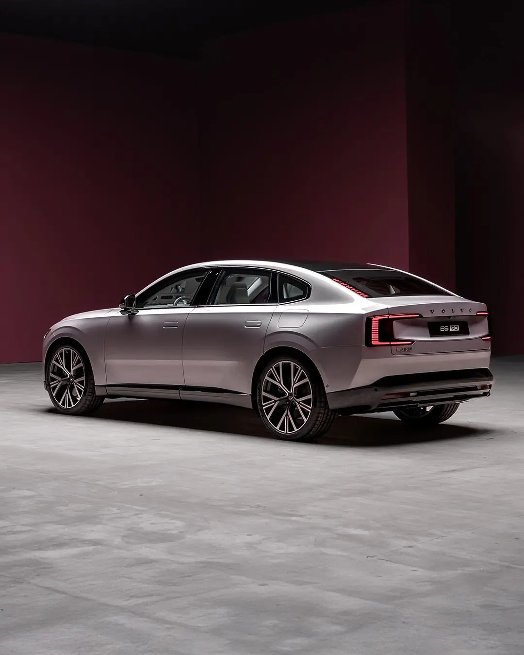 2026 Volvo ES90 rear view